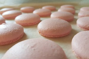 Desert macarons cu crema de branza
