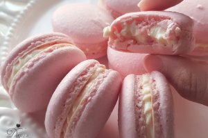 Desert macarons cu crema de branza