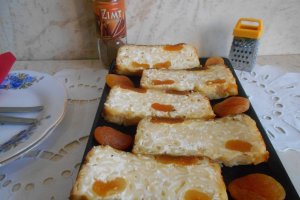 Budinca de paste cu branza de vaci si caise uscate