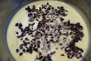 Desert prajitura cu caramel, alune, mascarpone si ciocolata