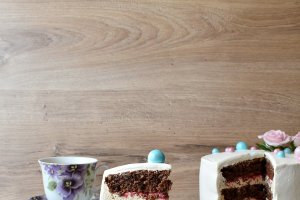 Desert tort cu crema caramel si zmeura