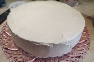Desert tort cu blat umed, ciocolata si piersici