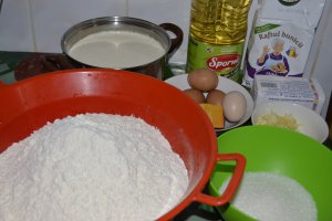 Desert cozonaci cu crema de nuci si rahat