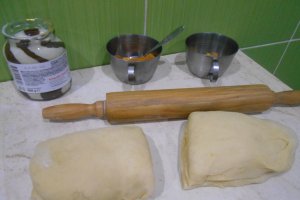 Desert cozonac cu finetti, stafide si caise uscate