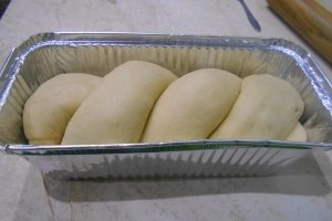 Desert cozonac cu finetti, stafide si caise uscate