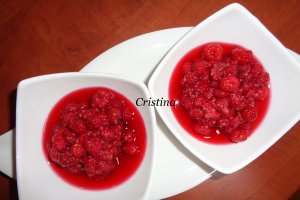 Capsuni/zmeura cu sirop