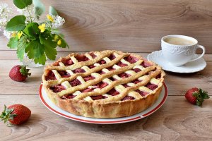 Desert tarta cu capsuni
