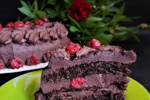 Desert tort cu crema de ciocolata si unt