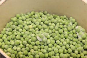 Supa crema de mazare cu crenvursti