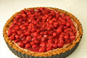 Desert cheesecake la rece cu visine si ciocolata