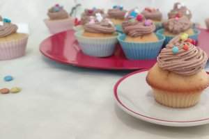 Desert cupcakes cu ganache de kinder bueno