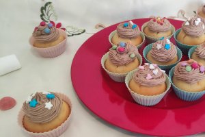 Desert cupcakes cu ganache de kinder bueno