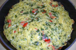 Tort de spaghete la tigaie