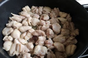 Pui florentin cu spanac, smantana, usturoi și parmezan