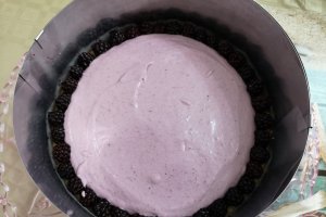 Desert cheesecake cu mure si jeleu de mure