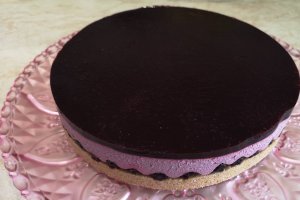 Desert cheesecake cu mure si jeleu de mure