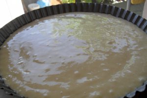 Tarta pufoasa cu caise