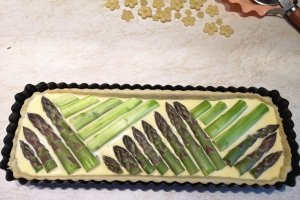 Aperitiv tarta cu sparanghel si parmezan