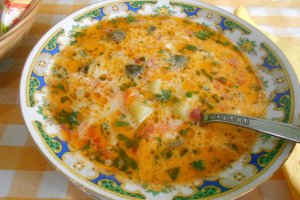 Ciorba de zucchini, dreasa cu ou si smantana