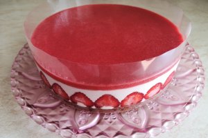 Desert tort cu capsuni