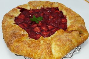 Desert tarta Galette cu capsuni