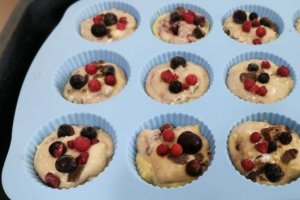 Desert muffins cu fructe de padure