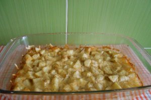 Cartofi noi cu branzeturi, la cuptor