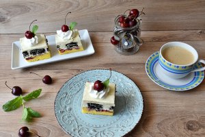 Desert prajitura cu cirese, crema de vanilie si oreo cu menta