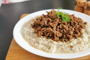 Mancare de vinete cu carne de vita