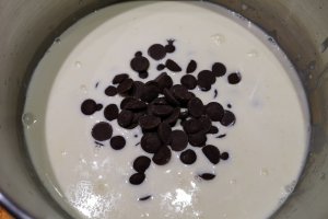 Desert tort cu capsuni si ciocolata
