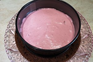 Desert tort cu capsuni si ciocolata