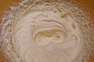 Desert tort cu capsuni si ciocolata