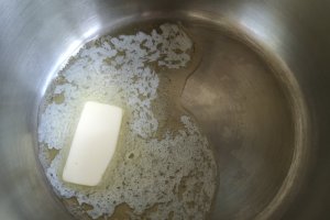 Ciuperci gratinate cu branza si sos cremos de smantana