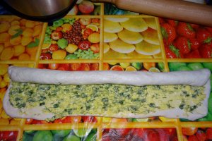 Aperitiv placinta cu branza sarata