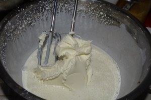 Desert tort cu zmeura si mascarpone