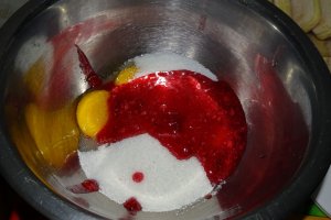 Desert tort cu zmeura si mascarpone
