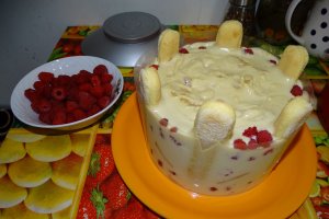 Desert tort cu zmeura si mascarpone
