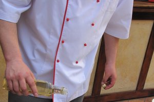 Sparanghel  cu sunca de Serrano si sos de mustar