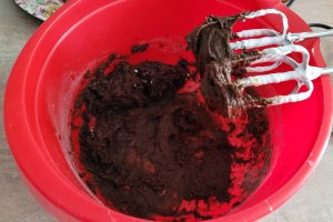 Desert prajitura in straturi, cu crema de zmeura si vanilie