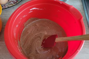 Desert prajitura in straturi, cu crema de zmeura si vanilie