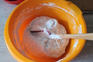 Desert prajitura in straturi, cu crema de zmeura si vanilie