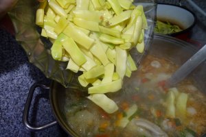 Ciorba de pui cu legume
