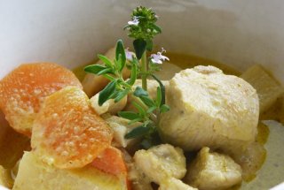 Pui cu curry verde
