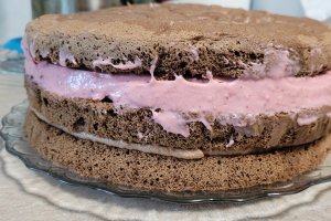 Desert tort cu crema de ciocolata, capsuni si fructe