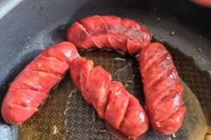 Spanac verde cu chorizo proaspat