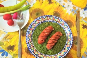 Spanac verde cu chorizo proaspat