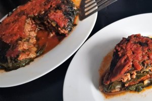 Placinta cu carne si frunze de mangold (swiss chard)