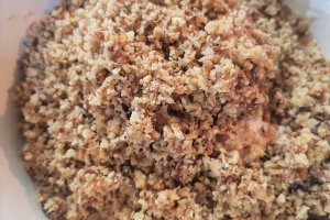 Desert chec aromat cu nuci si fructe confiate