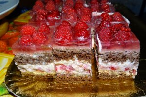 Desert prajitura racoroasa cu zmeura