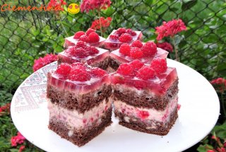 Desert prajitura racoroasa cu zmeura